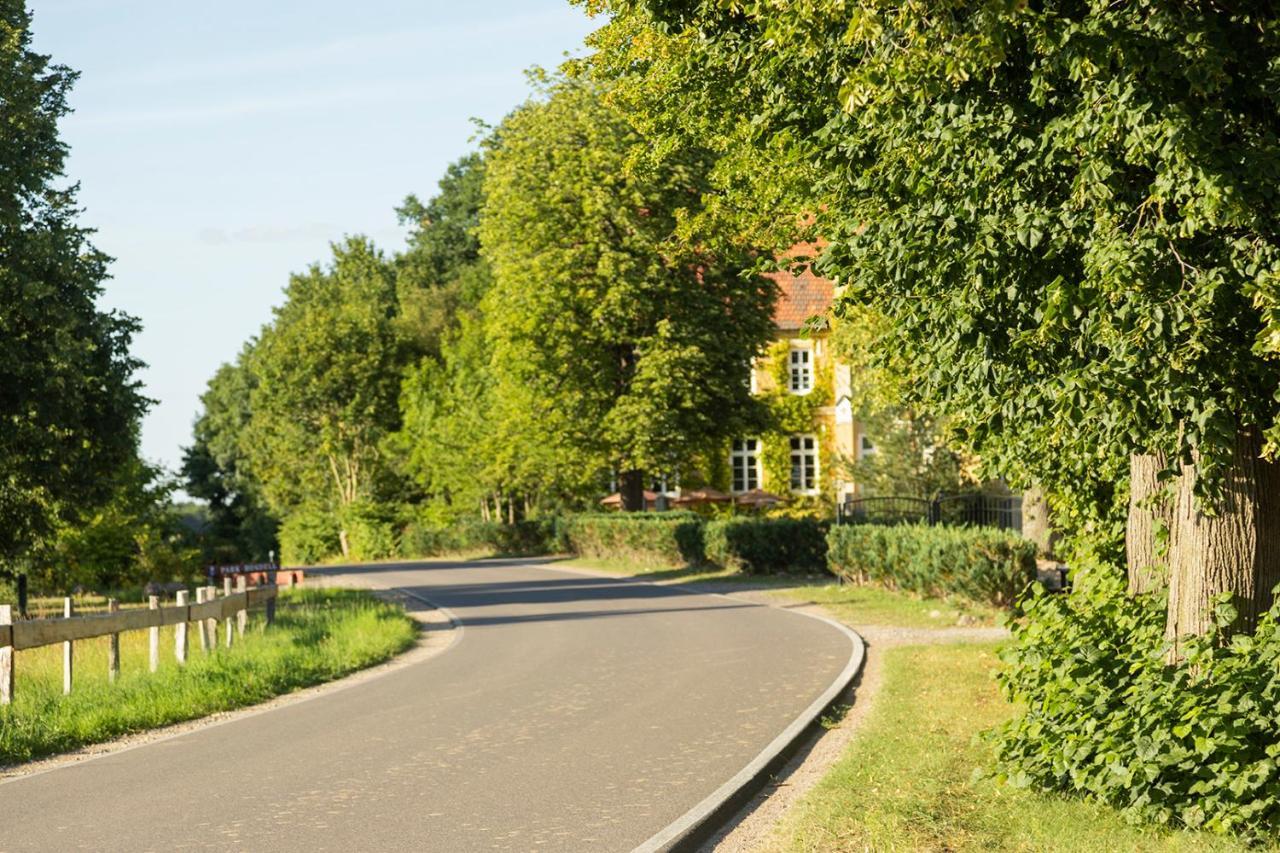Gutshauszimmer Neu Gaarz Exterior photo